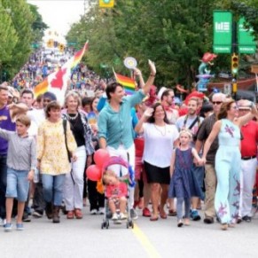La famille Trudeau et 500.000 personnes  la Gay Pride de Vancouver - Canada 