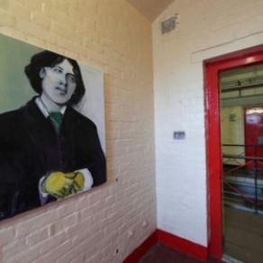 Un hommage  Oscar Wilde dans la prison de son martyre - Exposition 