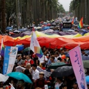 Grand dfil pour le mariage gay  Taipei - Tawan