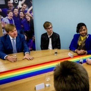 Le roi rend visite, pour la premire fois,  la communaut gay - Pays-Bas
