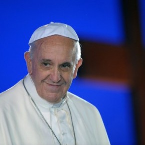 Le pape appelle  un <I>comportement responsable</I> sans se prononcer sur le prservatif - Sida