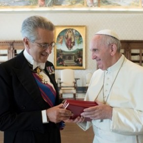 Le grand chancelier de l'Ordre de Malte dmis de ses fonctions pour une distribution de prservatifs  - Sida / Eglise catholique 