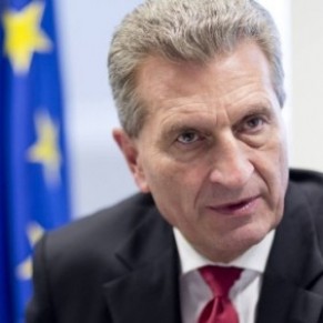 Le commissaire Oettinger sur la dfensive face aux eurodputs - Propos sur le mariage gay