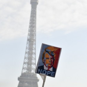 Les anti-Trump dfilent  Paris et dans les grandes villes au lendemain de son investiture - Protestation