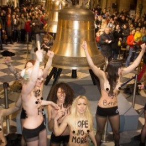 Nouveau procs pour les Femen pour leur action  Notre-Dame - Homophobie
