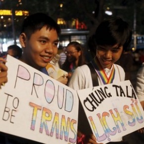 Les trans contraints au march noir et  l'automdication - Vietnam