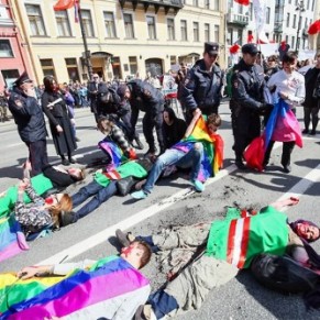 Arrestation de 18 militants LGBT protestant contre les perscutions en Tchtchnie - Russie