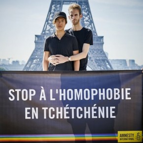 Amnesty demande  Macron de faire pression sur Poutine - <I>Stop  l'homophobie en Tchtchnie</I>