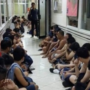 Dix hommes condamns  des peines de prison aprs le raid contre un sauna de Jakarta  - Indonsie 