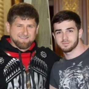 Kadyrov accuse la famille du chanteur Zelimkhan Bakaev de l'avoir tu  cause de son homosexualit suppose 