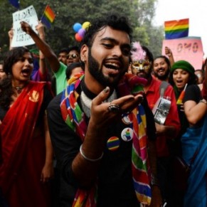La Cour suprme indienne rexamine la loi qui criminalise l'homosexualit - Inde 