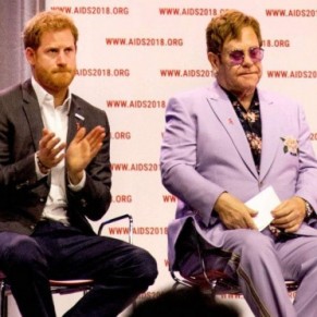 Elton John accuse la Russie et l'Europe de l'Est de discrimination envers les gays  - Confrence sida / Amsterdam 
