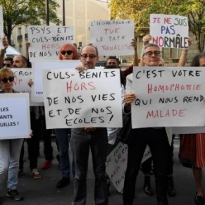 Manifestation  Paris pour dnoncer les propos du pape - Enfants homosexuels