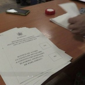 Oui massif  l'interdiction du mariage gay lors du rfrendum invalid par l'abstention - Roumanie 