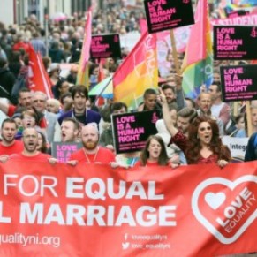 Les dputs britanniques ouvrent la voie  une rforme de l'interdiction de l'IVG et du mariage gay  - Irlande  du Nord