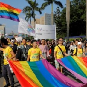 Une Gay Pride en faveur du mariage pour tous avant des rfrendums conflictuels - Tawan 