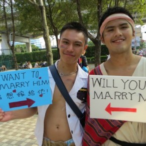 Les gays angoisss avant la bataille des rfrendums sur le mariage gay - Tawan  