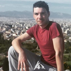 Quatre policiers accuss davoir inflig des <I>blessures fatales</I> au militant gay Zak Kostopoulos - Grce 