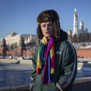 La loi sur la <I>propagande gay</I> met les jeunes LGBT en danger, estime Human Rights Watch - Russie / Rapport