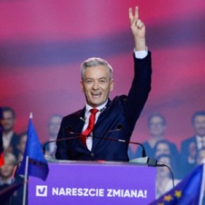 Le politicien gay Robert Biedron lance un nouveau parti  la veille d'lections importantes  - Pologne 