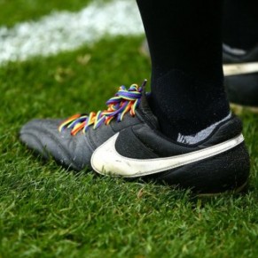 Brassards arc-en-ciel, signalement de drapages: la LFP annonce un plan d'action contre  l'homophobie - Football 