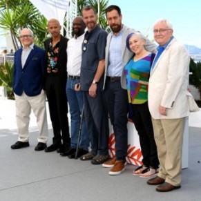 Plonge dans la toute premire unit pour malades du sida - Cannes / Documentaire 