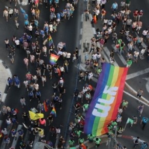 Des milliers de personnes  la Gay Pride de Jrusalem - Isral 