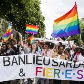 Un millier de personnes  Saint-Denis pour la gay pride des banlieues - Homophobie 
