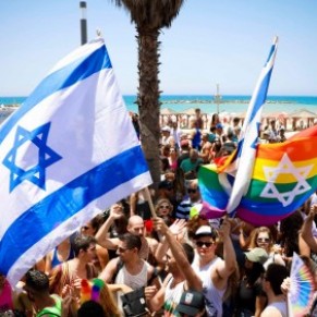 Des dizaines de milliers de gays et trans font la fte  Tel-Aviv - Isral 