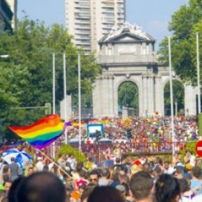A Madrid, une Marche des fierts LGBT ddie aux militants historiques - Espagne 