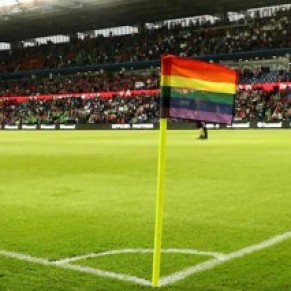 La LFP met en place une fiche de signalement des actes racistes et homophobes dans les stades - Football 