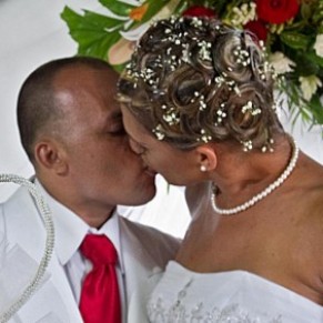 Deux transgenres cubains se marient, une premire sur l'le - Cuba 
