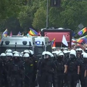 Une gay pride attaquée par des ultra-nationalistes