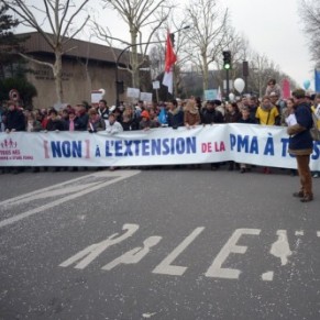 Les anti-PMA annoncent une manifestation en octobre  Paris - Egalit 