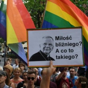 La campagne pour les lgislatives tourne autour des LGBT prsents comme une menace par le pouvoir  - Pologne 