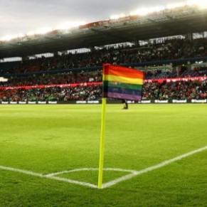 L'Europe du foot, terrain de jeu multiple contre les discriminations - Homophobie 