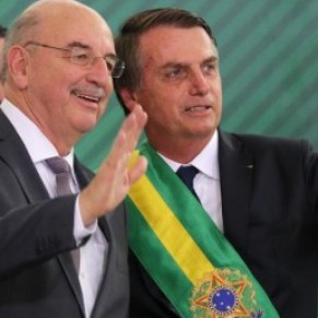 La justice accuse un ministre de Bolsonaro de censure anti-LGBT - Brsil 