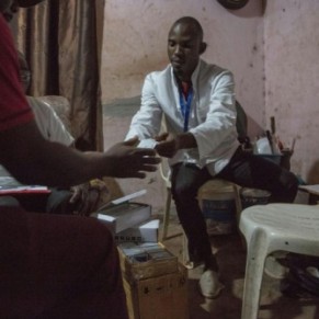 Au Cameroun, l'homophobie est un frein dans la lutte contre le VIH - Afrique 