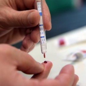 Des tests en hausse et des dcouvertes de sropositivit en baisse - VIH / Sida 