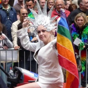L'ONU rend hommage  Cyndi Lauper pour son engagement en faveur des personnes LGBT - Engagement 