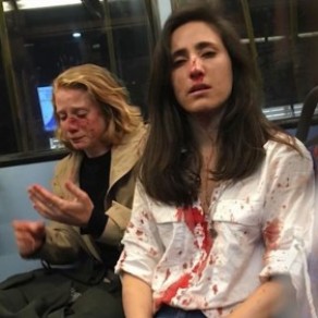 Trois ados jugs pour l'agression d'un couple de lesbiennes dans un bus londonien - Grande-Bretagne 