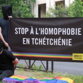 En fuite, une bisexuelle porte plainte aprs avoir t torture et exorcise en Tchtchnie - Fdration de Russie 