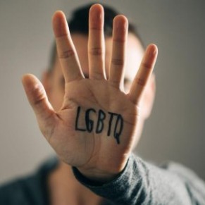 Lancement d'une application de signalement des violences anti-LGBT - Confinement 