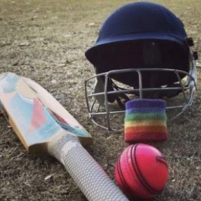 A Birmingham, des quipes de cricket LGBTQ s'affrontent, une premire mondiale - Grande-Bretagne 