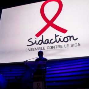 De grands noms de la photographie mobiliss pour Sidaction - VIH / Sida  
