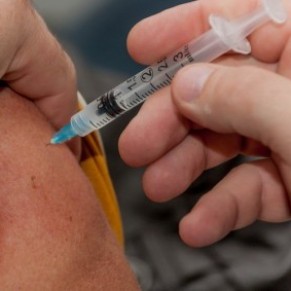 La France avance sa vaccination contre la grippe - Covid-19 / VIH