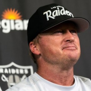 L'ex-entraîneur des Raiders accuse la NFL d'avoir voulu briser sa carrière - Football américain