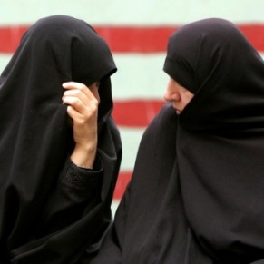 Entre en vigueur d'une loi contraignante pour les femmes - Iran 