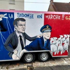 Deux gilets jaunes accusés d'outrage envers Macron après une caricature homophobe  - Justice 