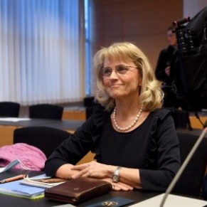 Une ex-ministre devant la justice pour des propos homophobes - Finlande 